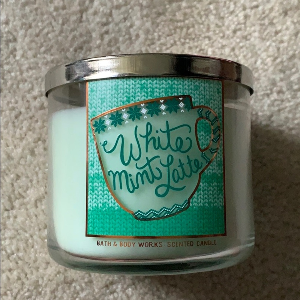 white mint latte candle